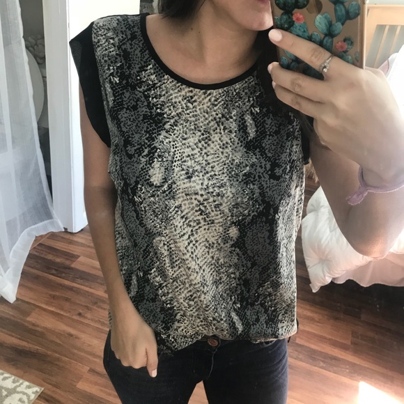 Snakeskin Printed Top! 🐍 - Picture 1 of 7